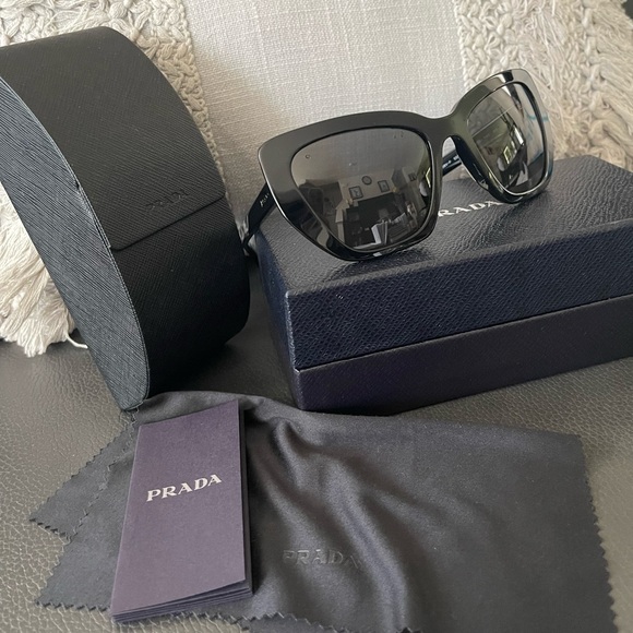 Prada Catwalk Sunglass - Picture 3 of 15